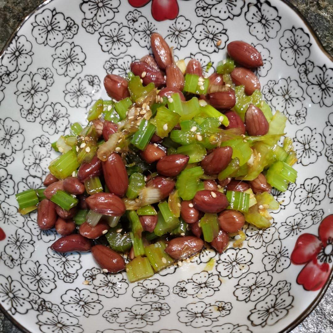 凉拌芹菜花生米