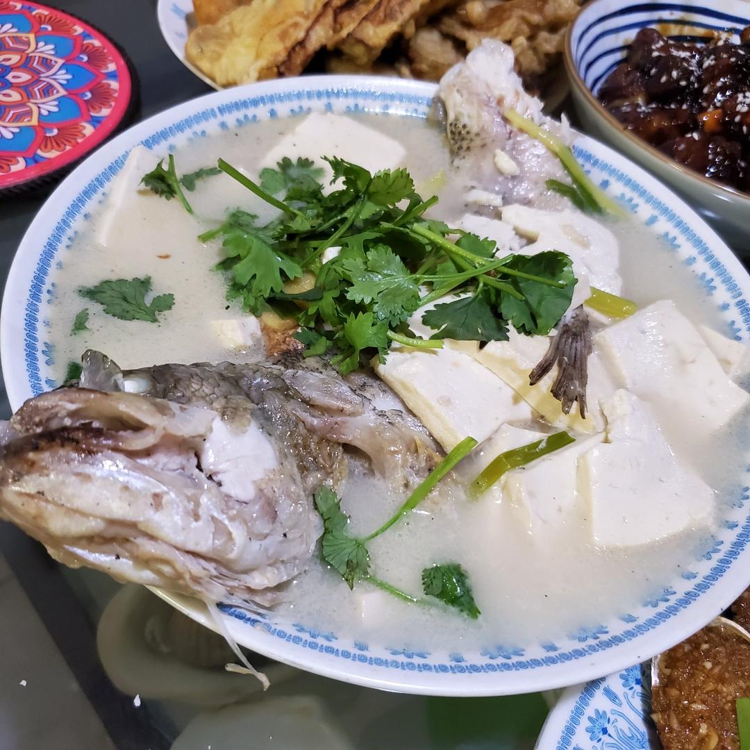 健脾养胃有助消化促进伤口愈合的超营养鲜美鱼汤（鲈鱼版）
