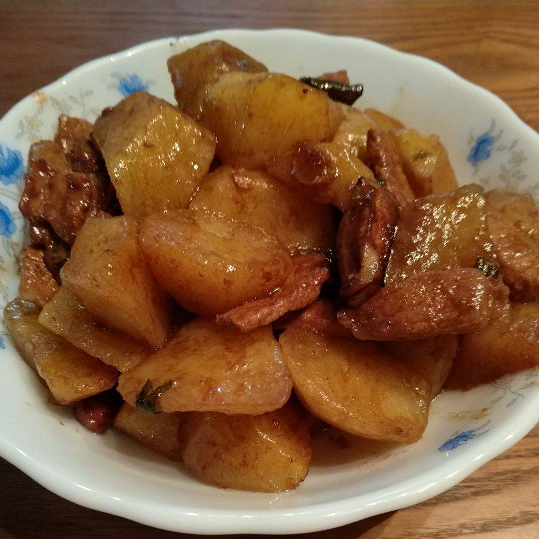 香菇土豆炖鸡块