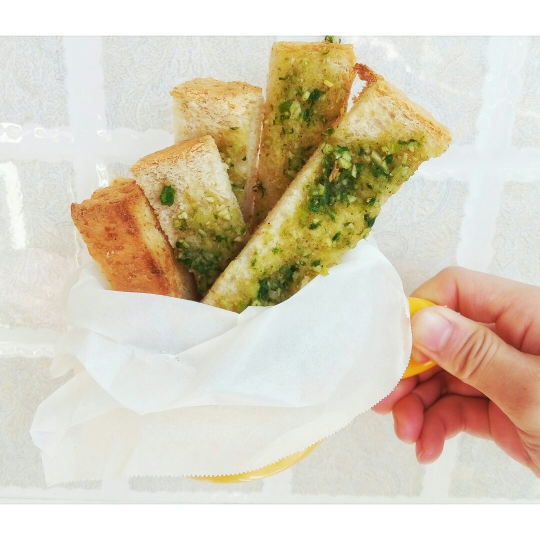 好好吃丨VOL.1 蒜你狠【蒜香吐司条】