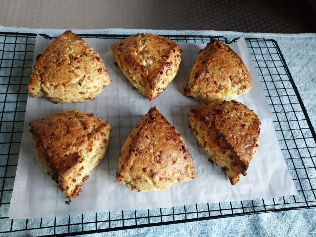 超级好吃的咸味司康Savoury Scones