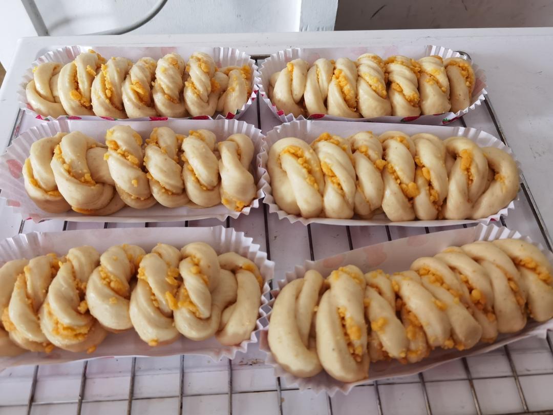 咸蛋黄奶酥面包（免模具）