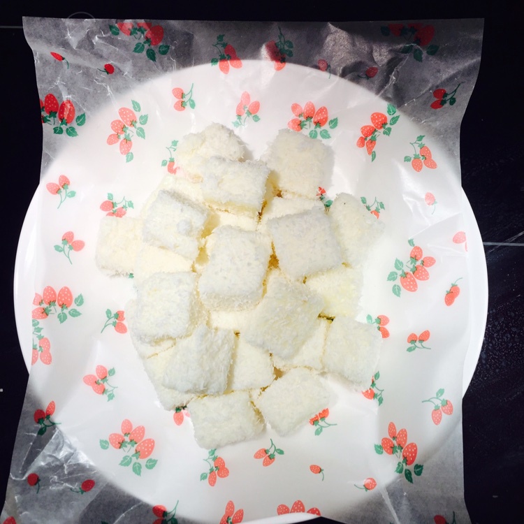 椰丝牛奶小方糕