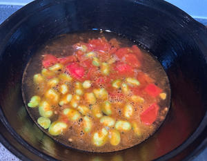 夏季美味减脂汤：番茄蚕豆米鸡蛋汤的做法 步骤3