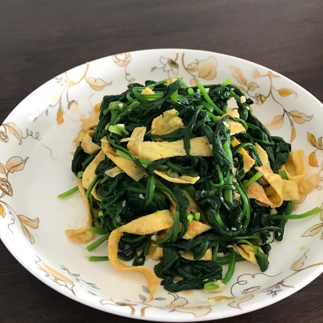 堂妈小厨——鸡蛋皮拌菠菜