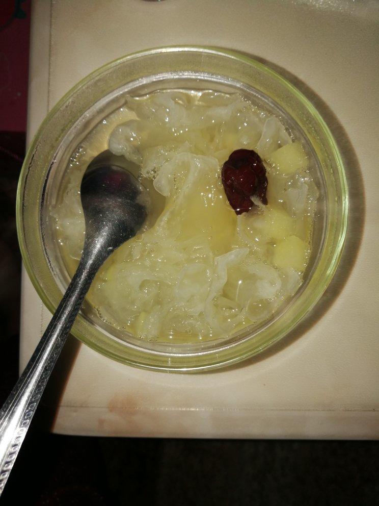 苹果银耳红枣汤