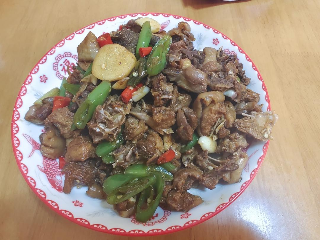 小炒鸡（鲜辣入味很下饭）