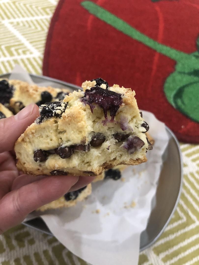 满屋飘香，口口都是满足——酥松香甜的蔓越莓蜜豆司康