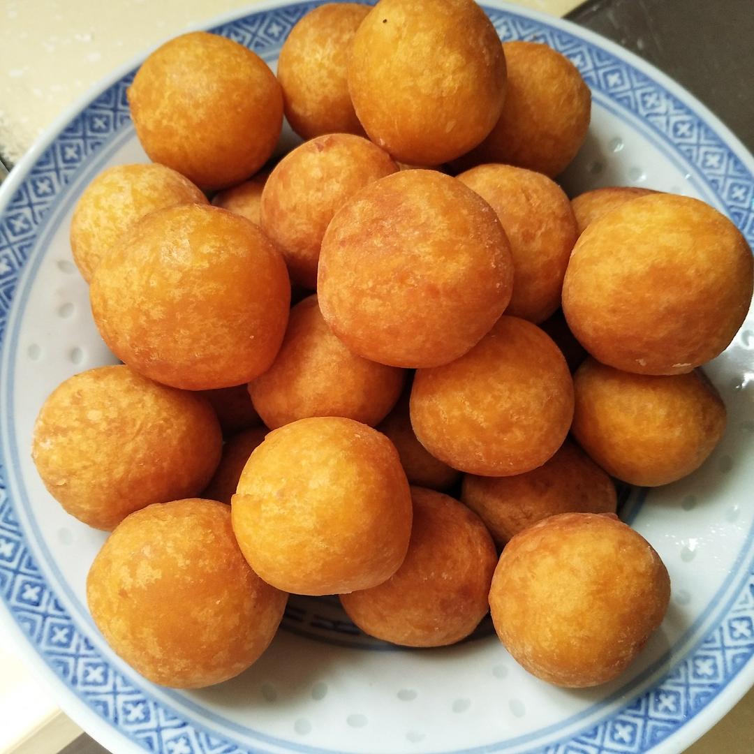 妈妈教炸的红薯丸子