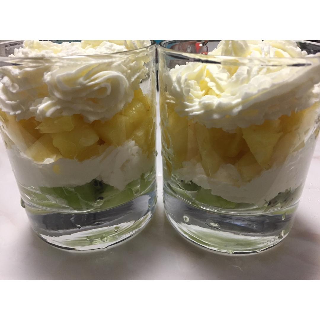 奶油水果杯（消耗淡奶油和吃货最爱）