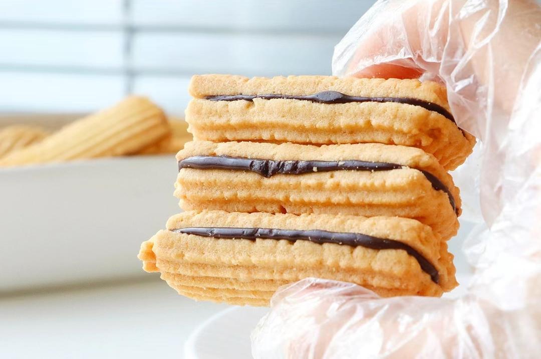 轻松复刻法丽兹～超好吃的巧克力夹心曲奇