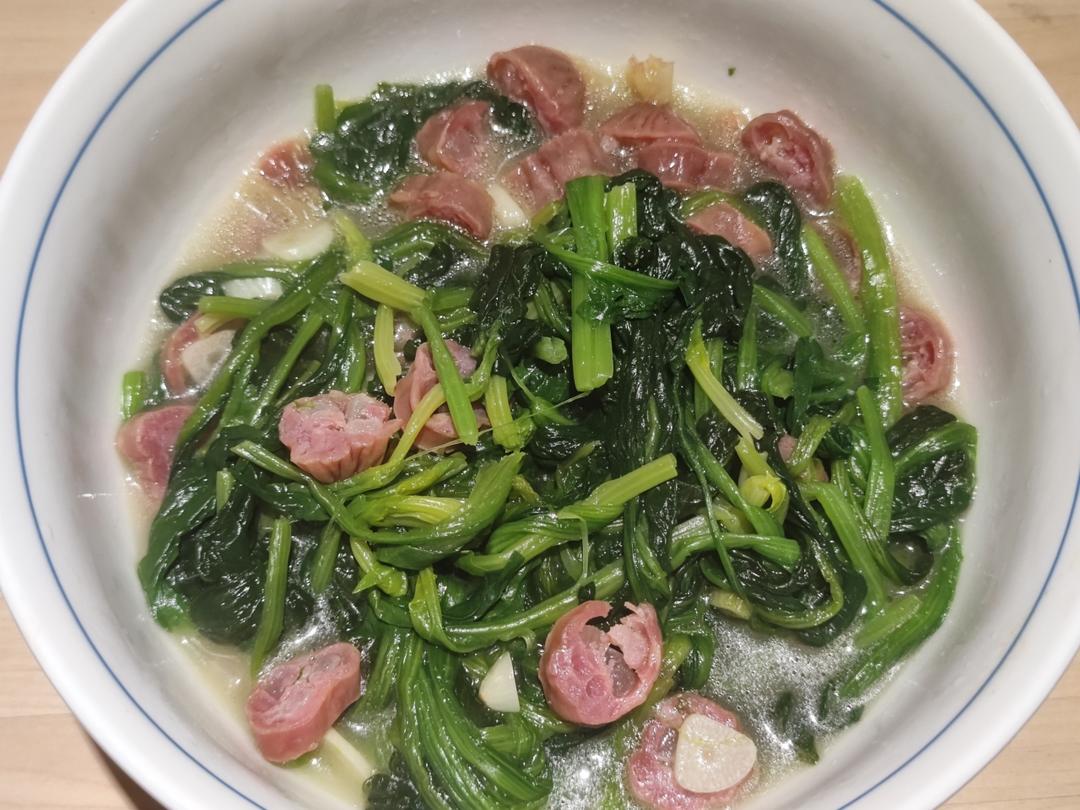 菠菜炒香肠