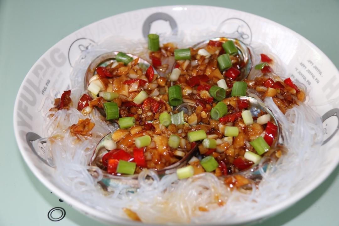 蒜蓉粉丝蒸鲍鱼