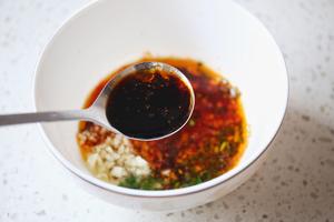 酸汤北极虾水饺的做法 步骤7