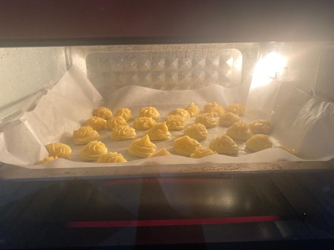 简单易成功的奶油小泡芙做法