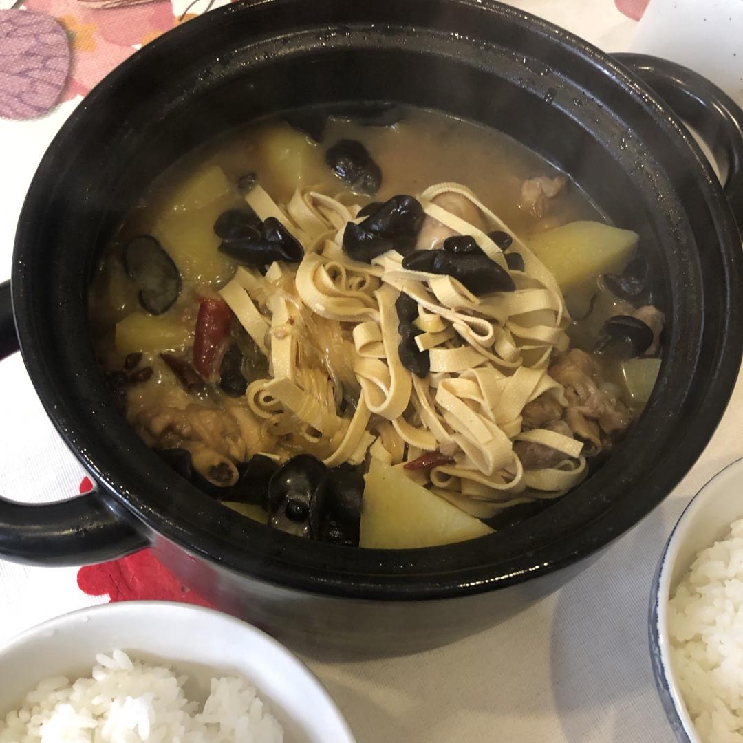 土豆炖小鸡腿