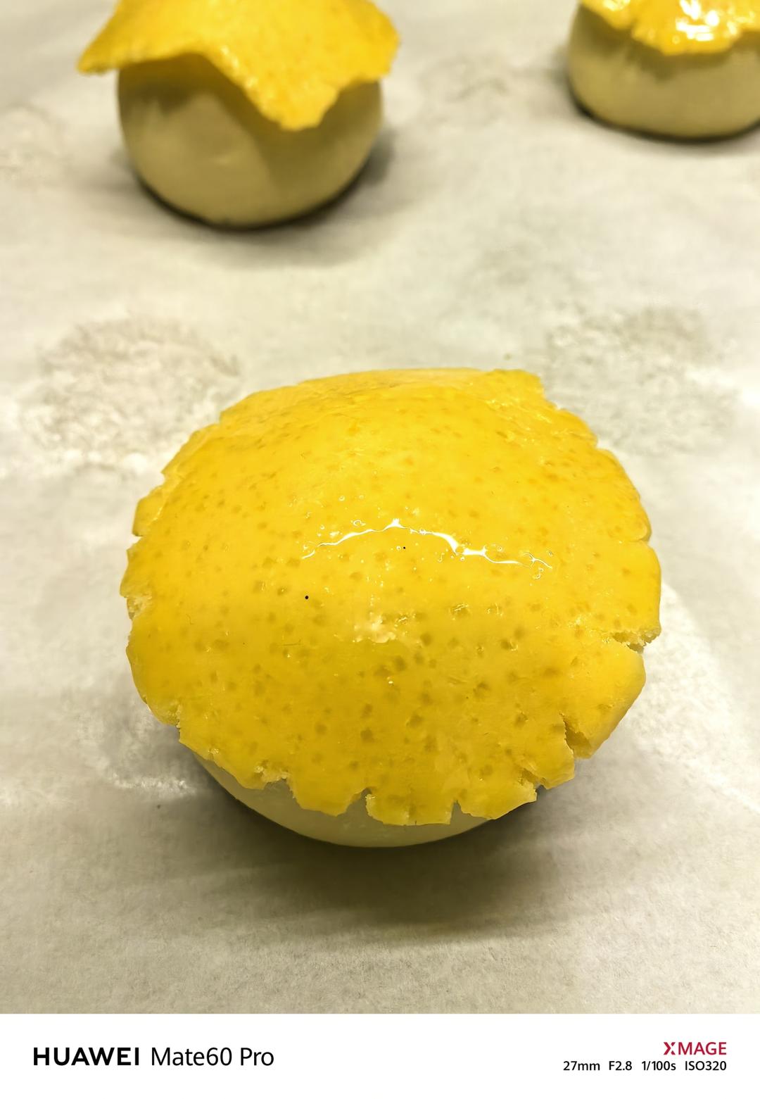 做100款面包の12：在家开茶餐厅!港式菠萝包 –不划格子自然裂开的香酥脆皮！菠萝油/酥皮包