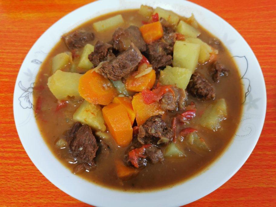 红烧牛肉土豆 （独家秘制）