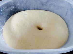 朴素的面包胚（奶油卷、豆沙卷、餐包）的做法 步骤2