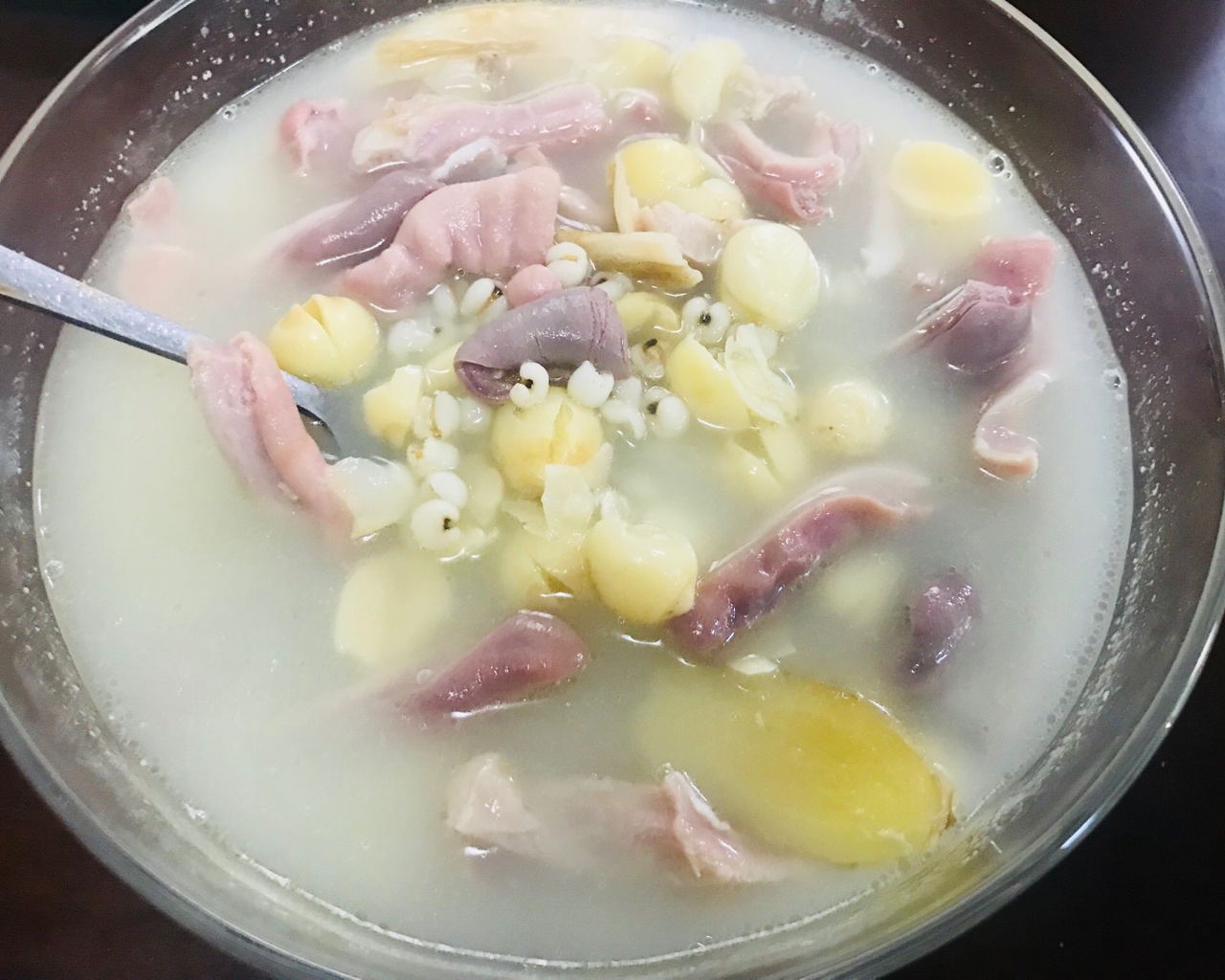 莲子薏米猪肚汤
