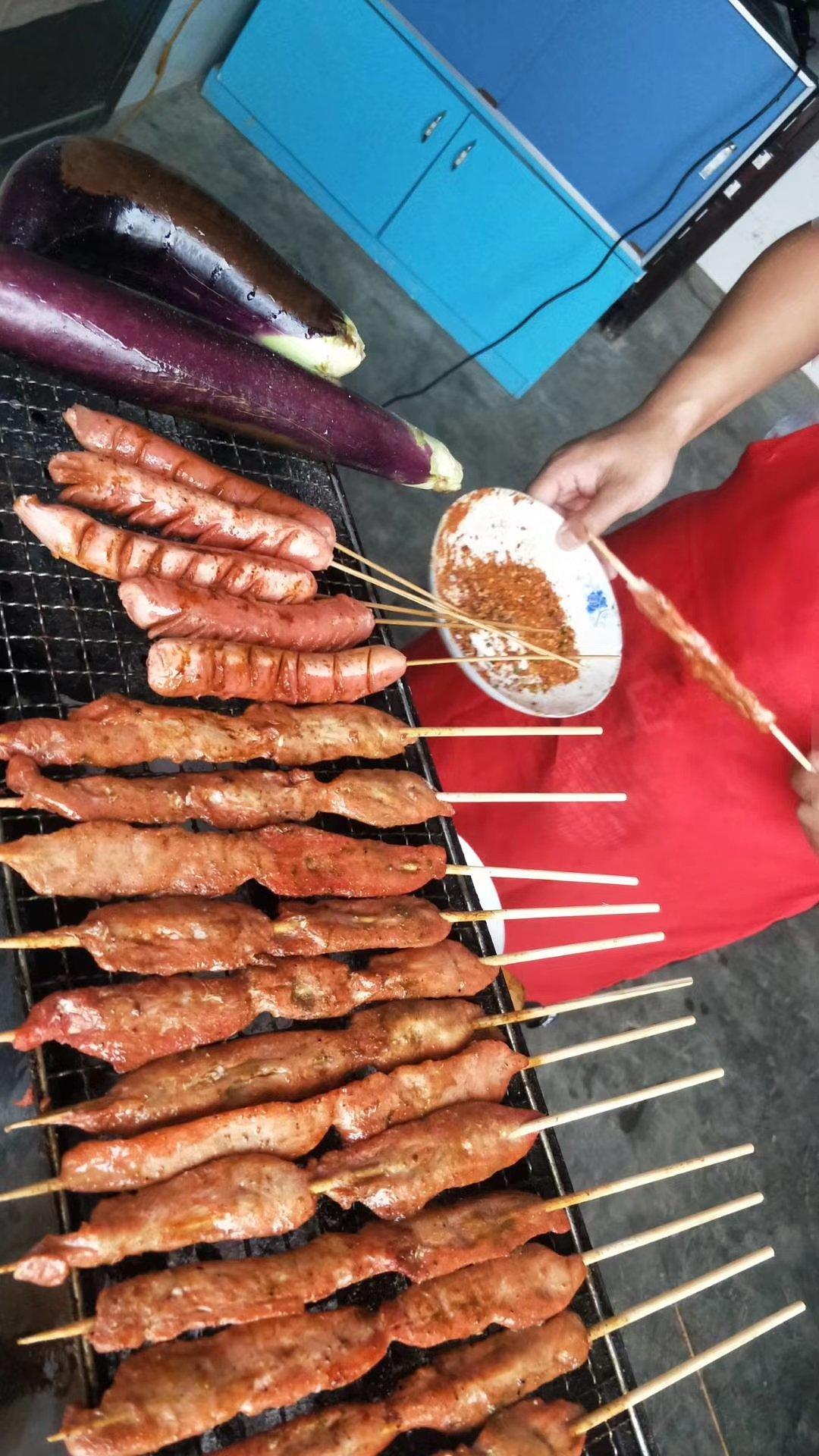 户外烧烤之烧烤实践篇：如何自己做室外烧烤（二）(利用公园公共烧烤架，包括工具的选择和点火方法等)