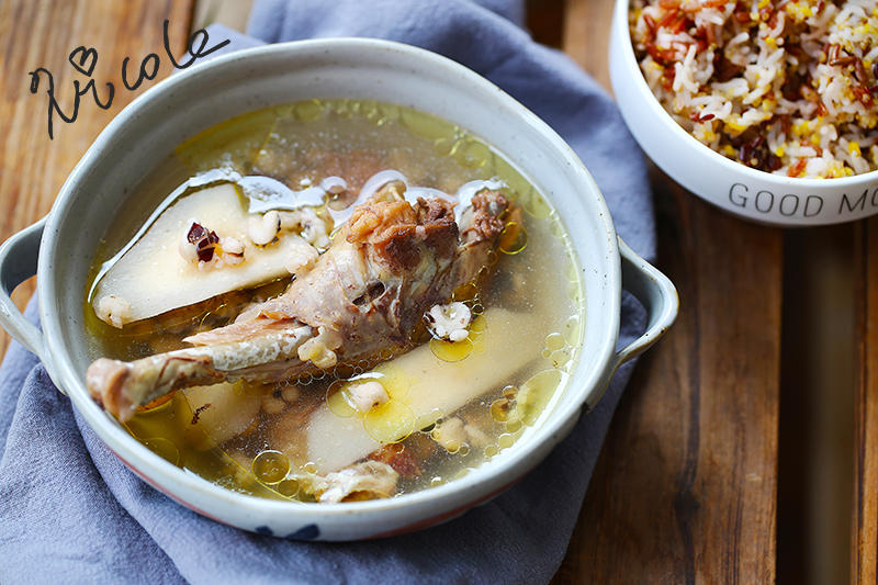 四神鸡汤（伊莱特能量土锅）的做法