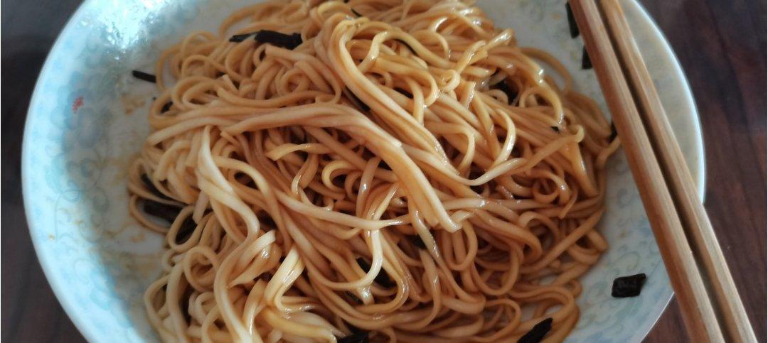10分钟搞定的一碗葱油拌面