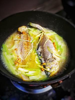 普宁豆酱煮黄花鱼的做法 步骤6
