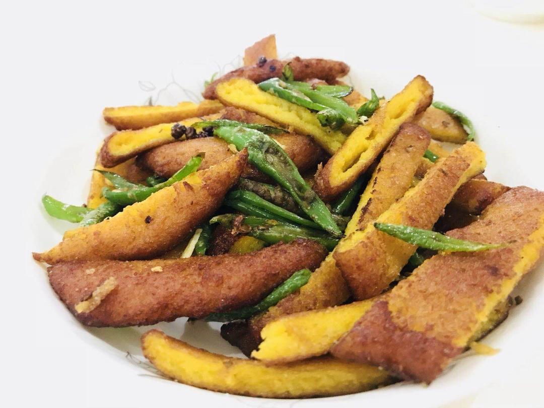 快捷简便巨好吃的炒玉米饼🍘的做法
