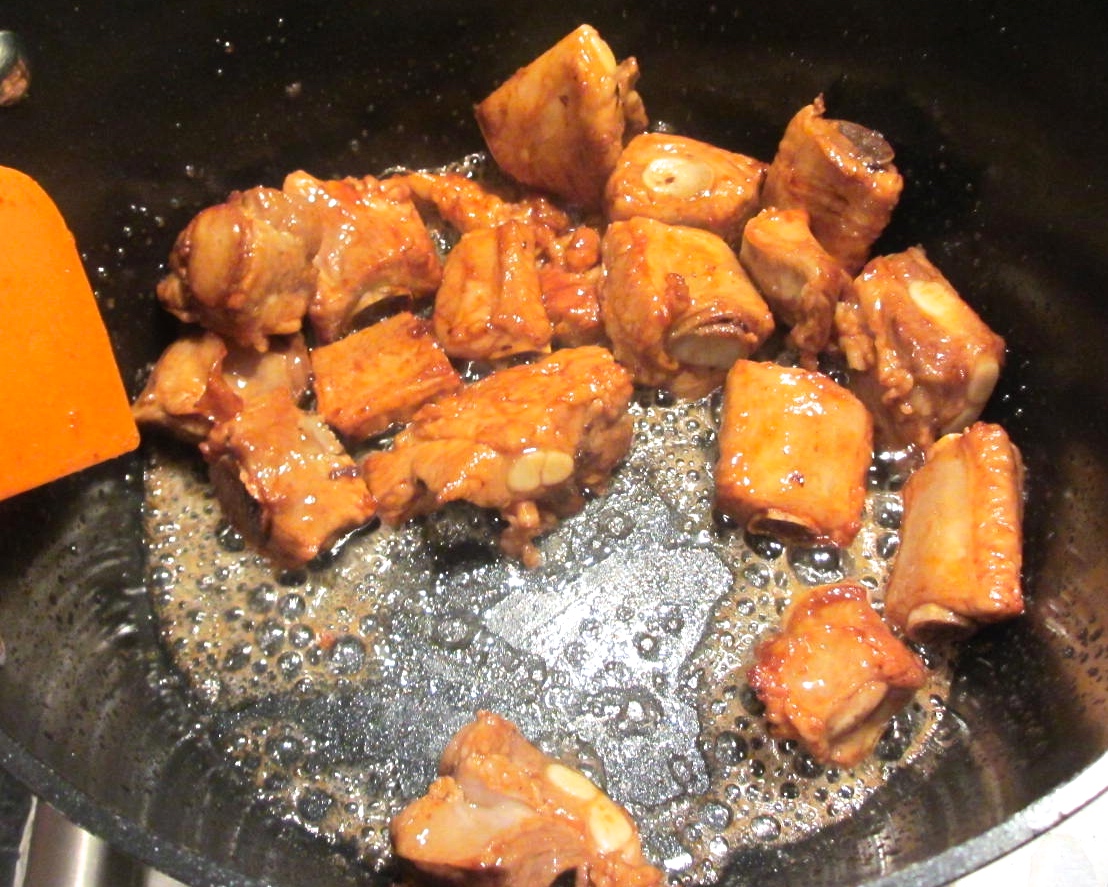 黄豆香菇烧排骨的做法 步骤3