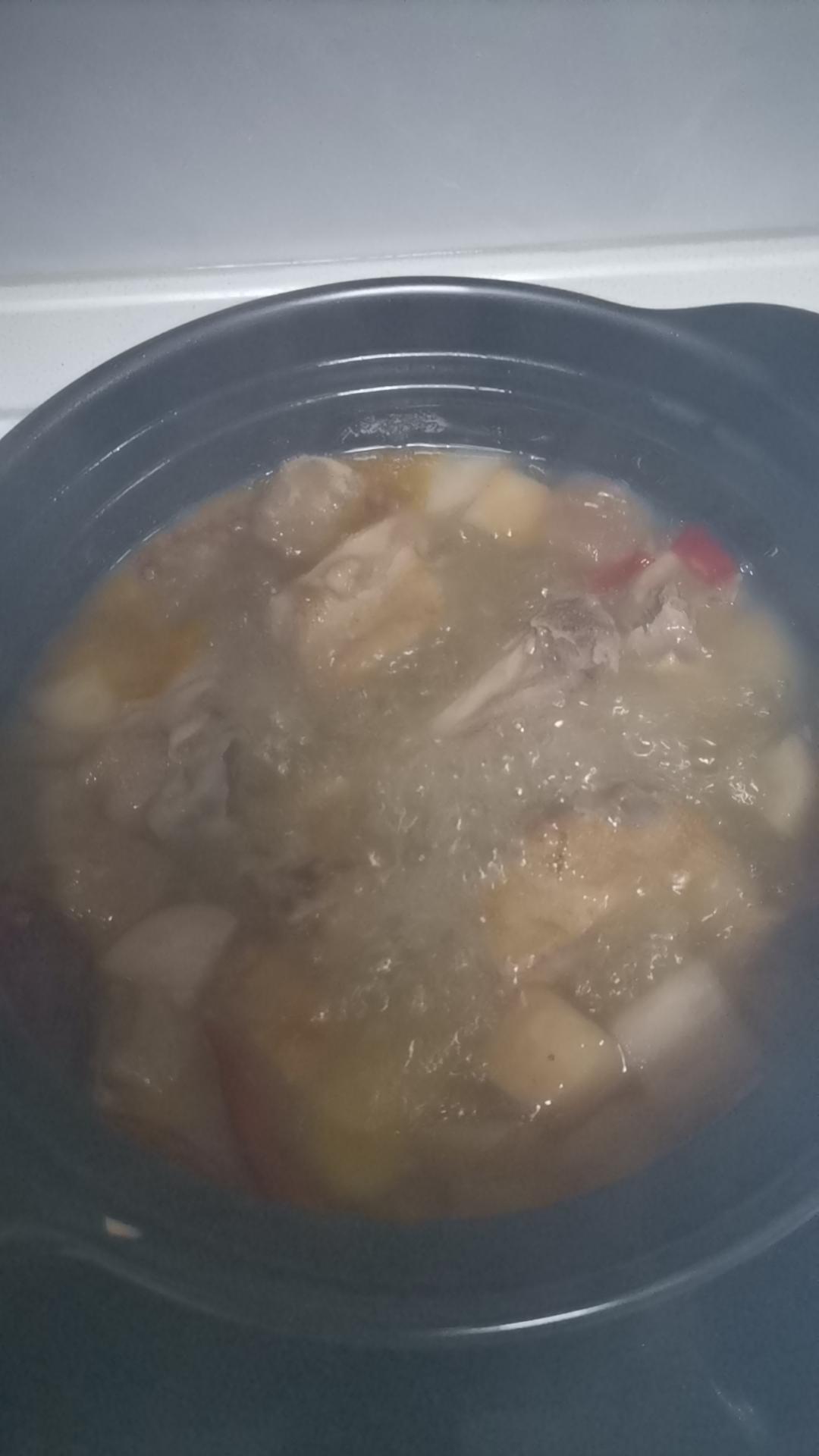 家常版酸菜老鸭汤