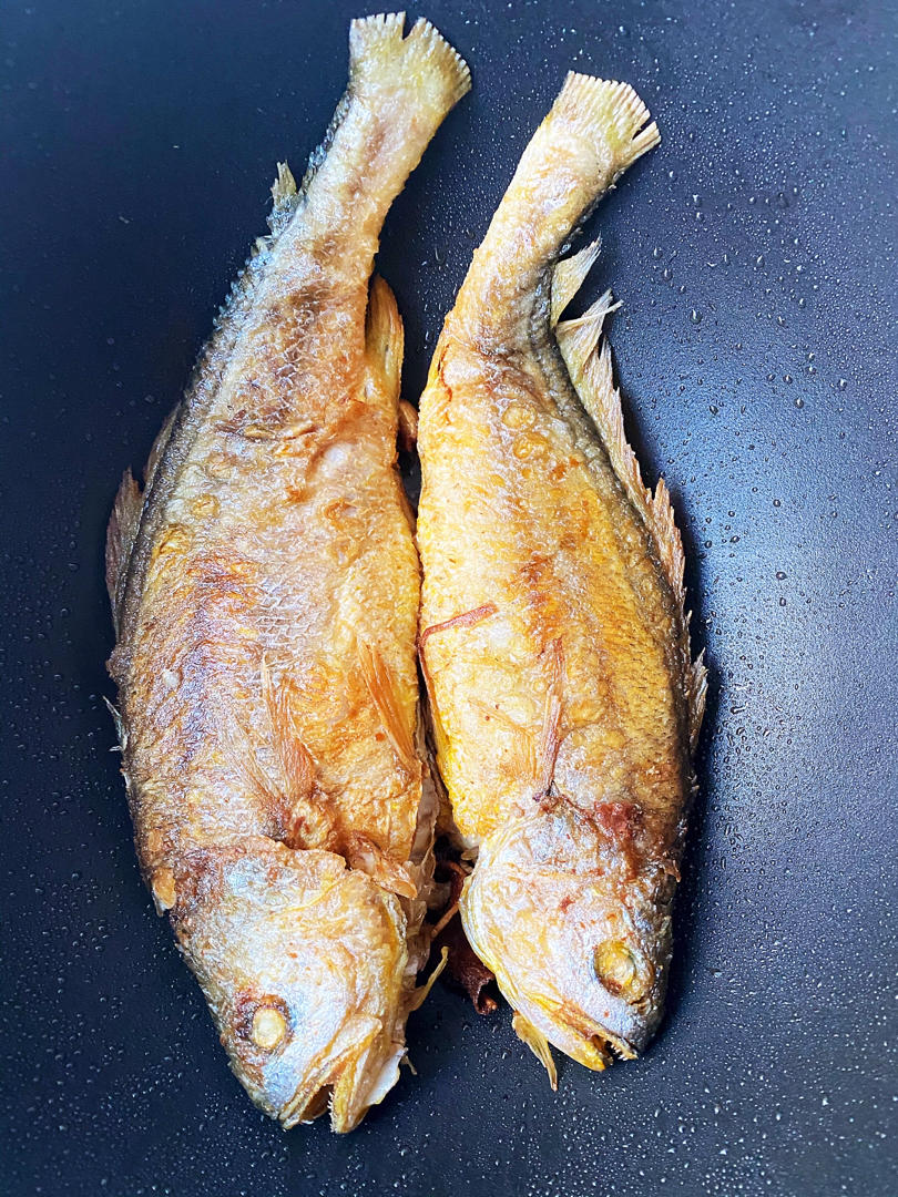 香煎小黄鱼