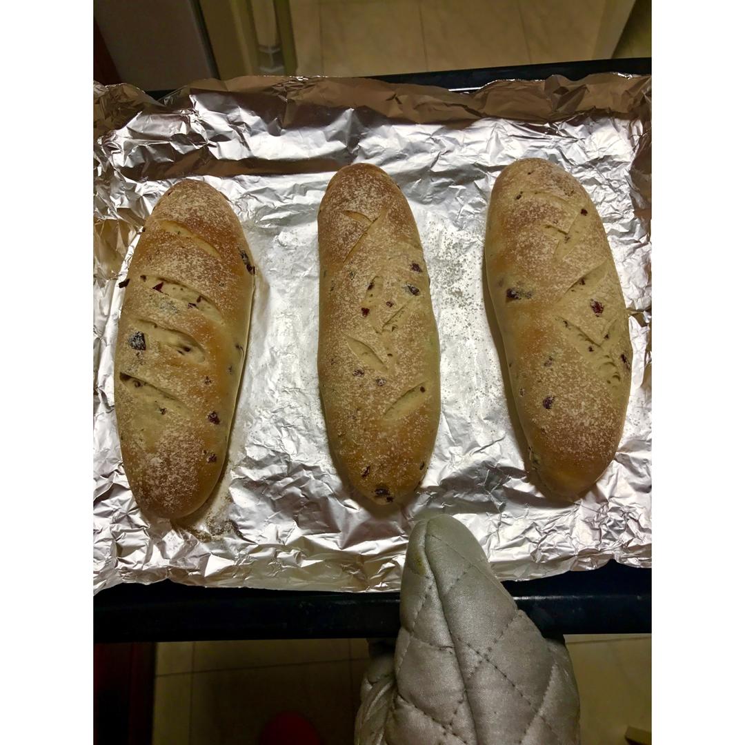 奶酪馅儿蔓越莓面包