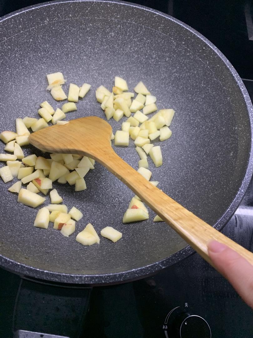 不用开酥，不用揉面，也能做香甜酥脆的苹果派