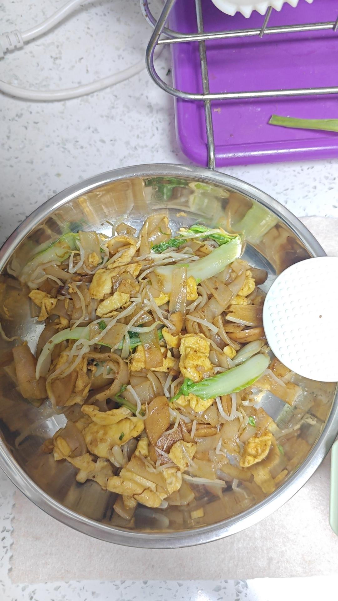 路边摊的炒河粉