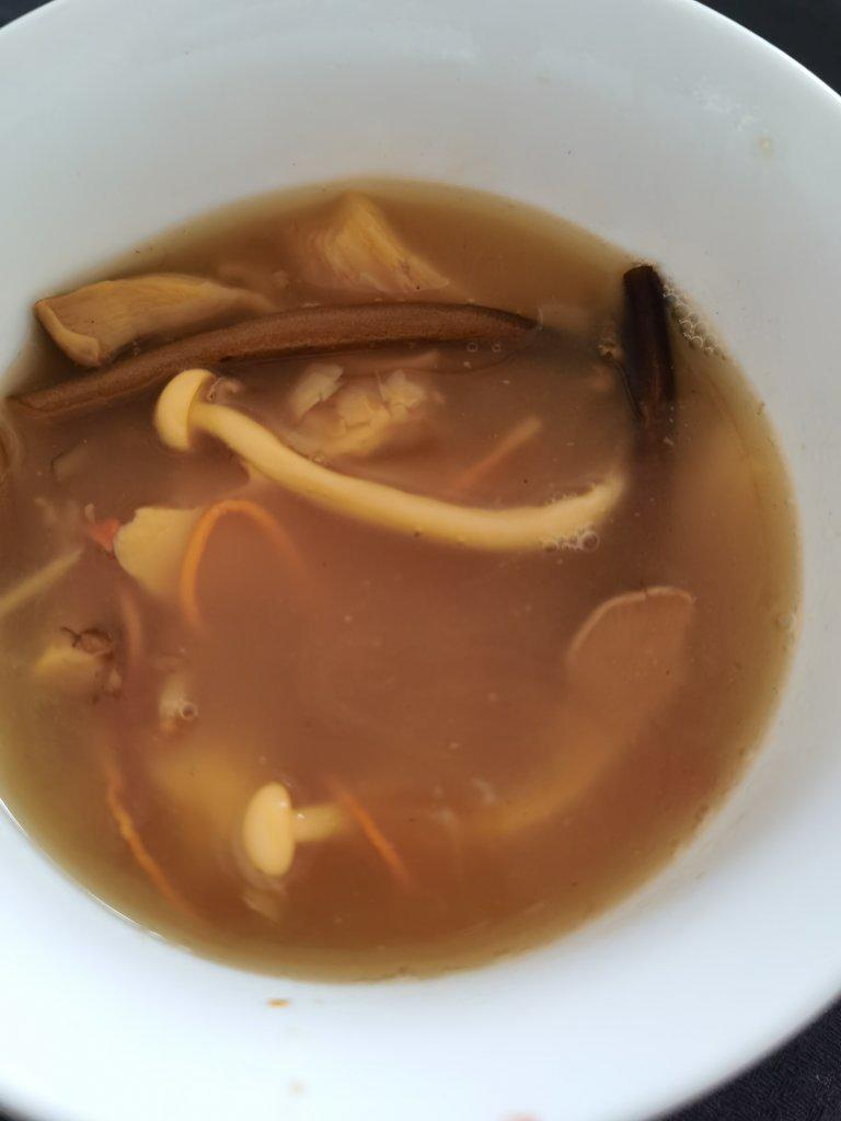 养生菌菇排骨汤🥣多喝骨头汤补钙增强免疫力