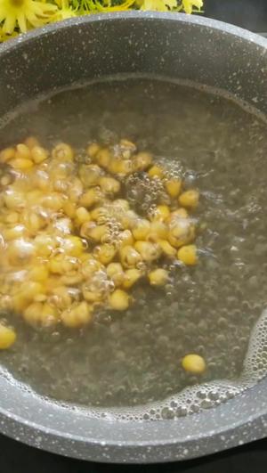 玉米小米蒸糕 8+宝宝辅食的做法 步骤1