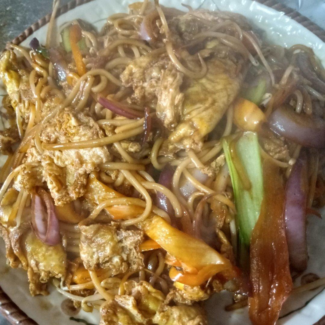 鸡蛋素炒面Fried Noodles Vegetarian