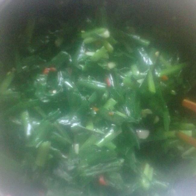小米椒拌韭菜的做法