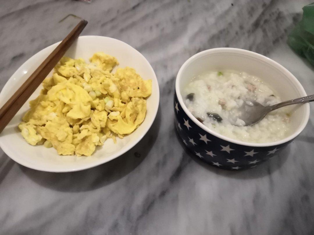 十五分钟快手之香滑皮蛋瘦肉粥(附五分钟电饭煲电压力锅更快捷方法)