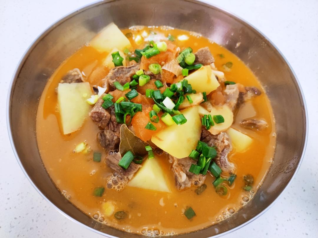 番茄土豆炖牛腩的做法