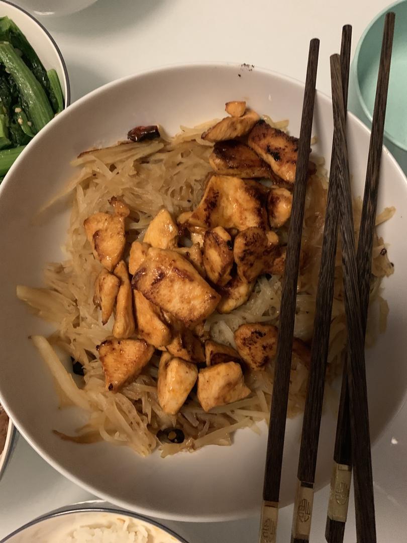 厨师长教你：“炝炒土豆丝”的家常做法，口感爽脆