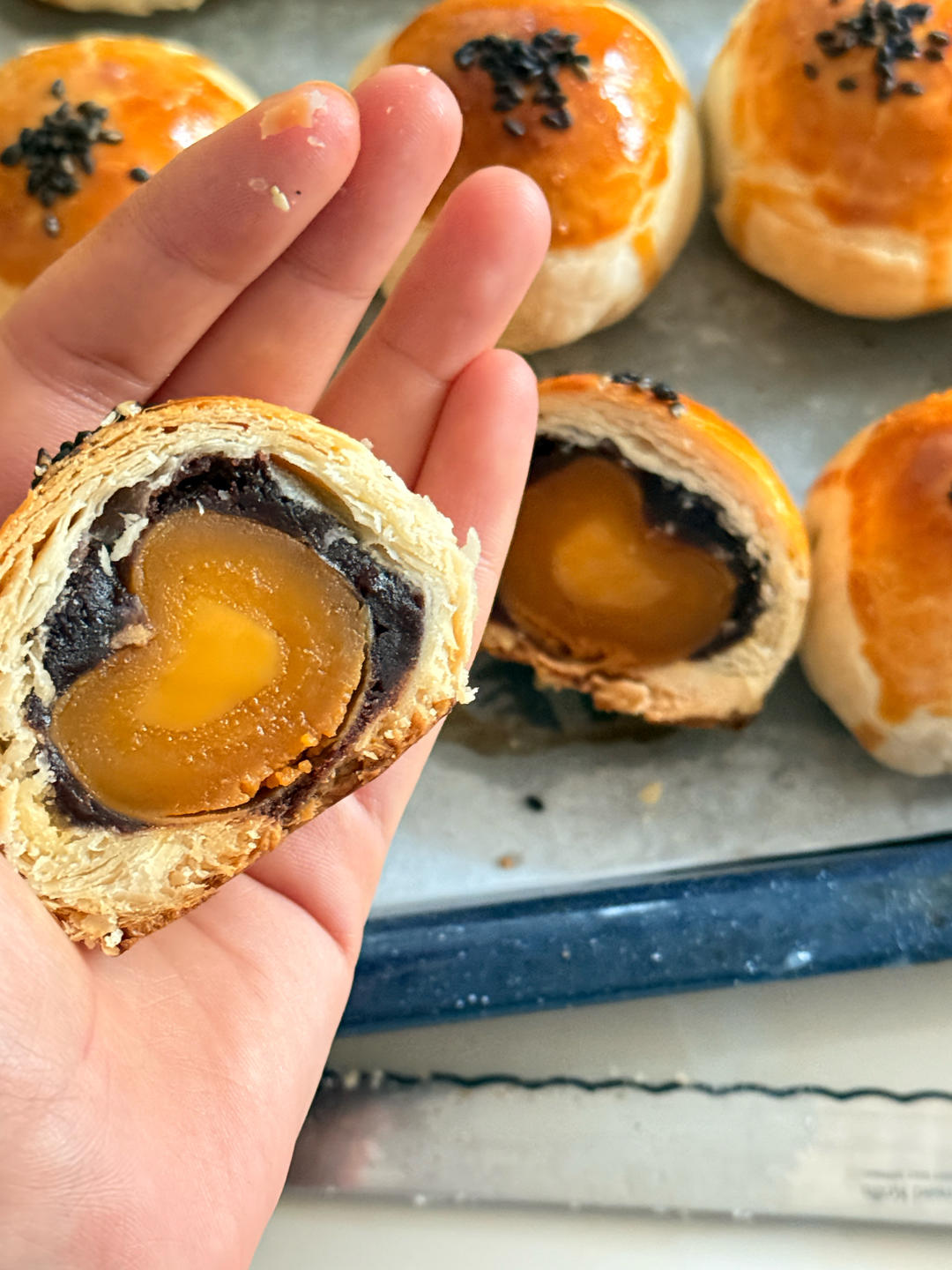 超简单 免揉 酥掉渣的蛋黄酥(超详细附全程视频)不破酥『万能酥皮』