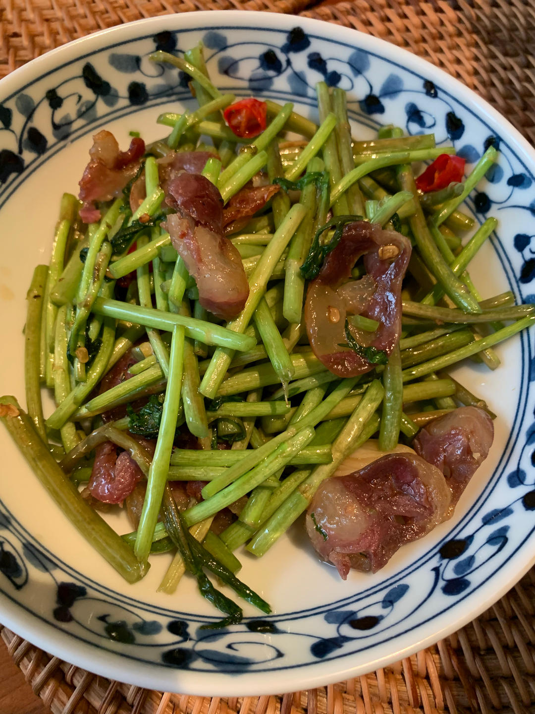 篱蒿炒腊肉