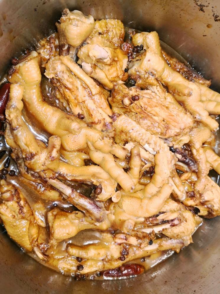 鸡翅鸡爪煲的做法