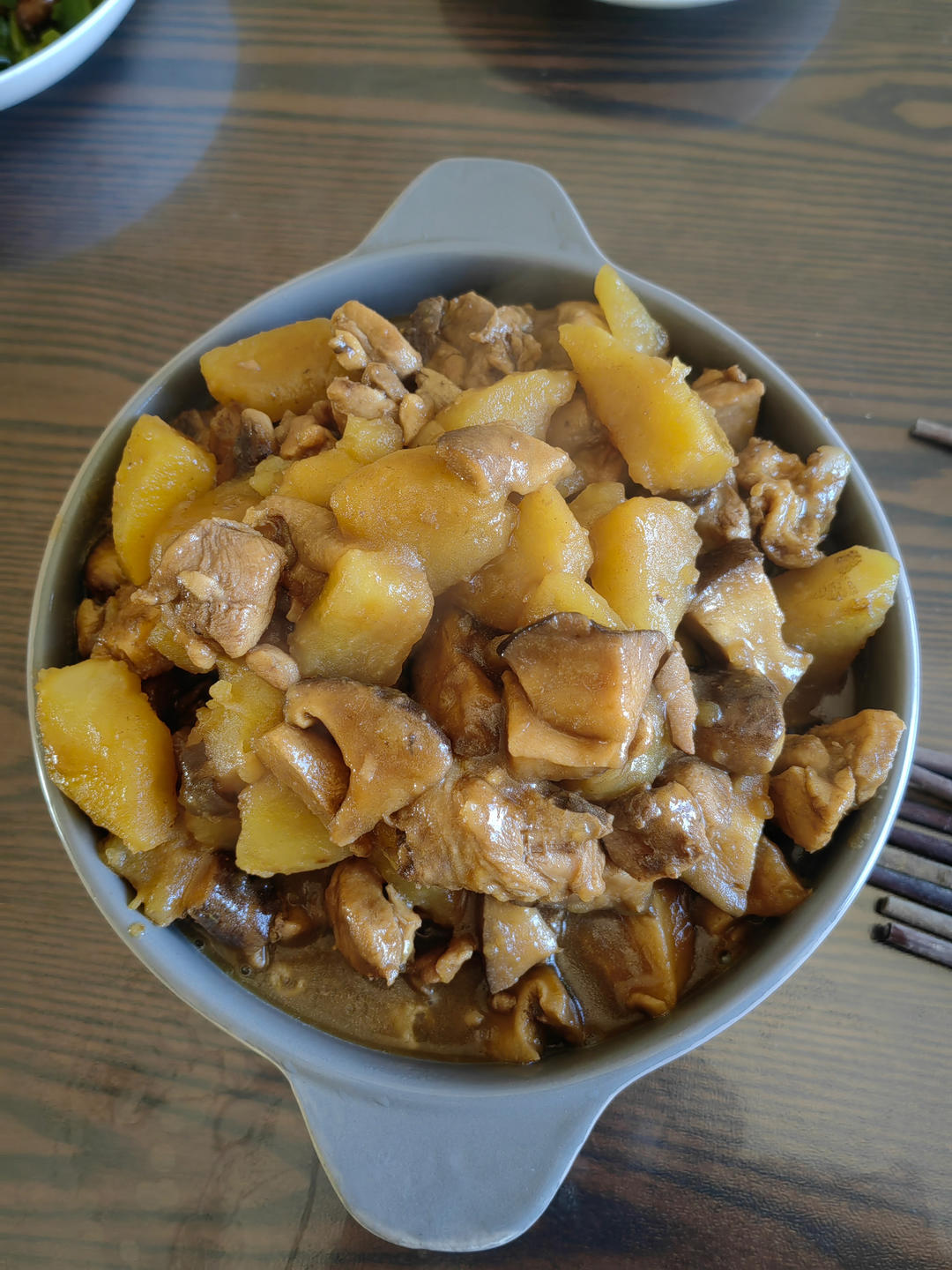 超级下饭土豆香菇炖鸡腿