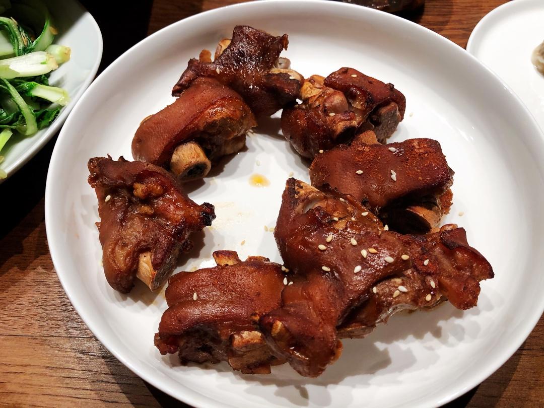 香酥烤猪蹄