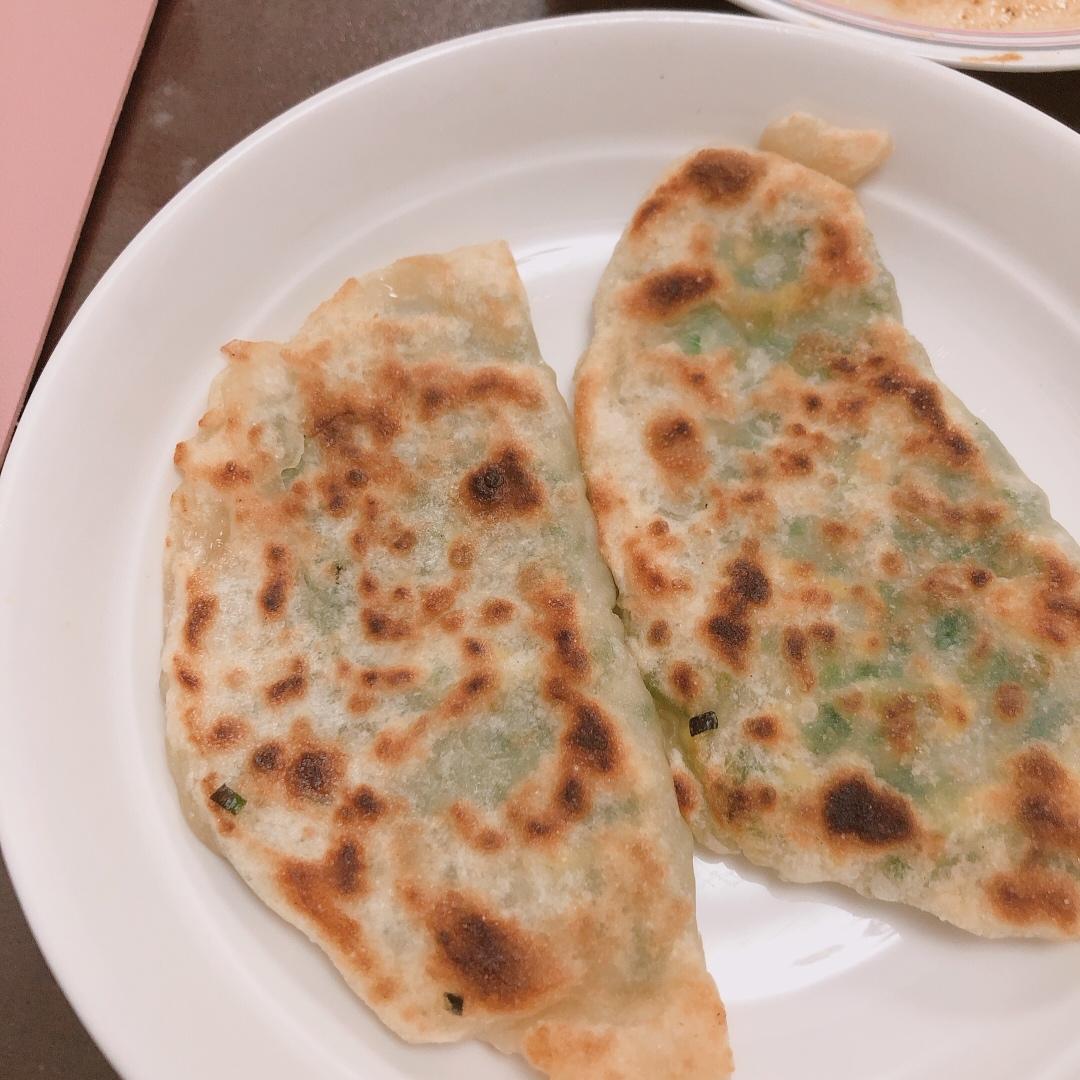 吹弹可破的韭菜盒子