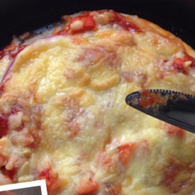 薄饼脆皮火腿pizza