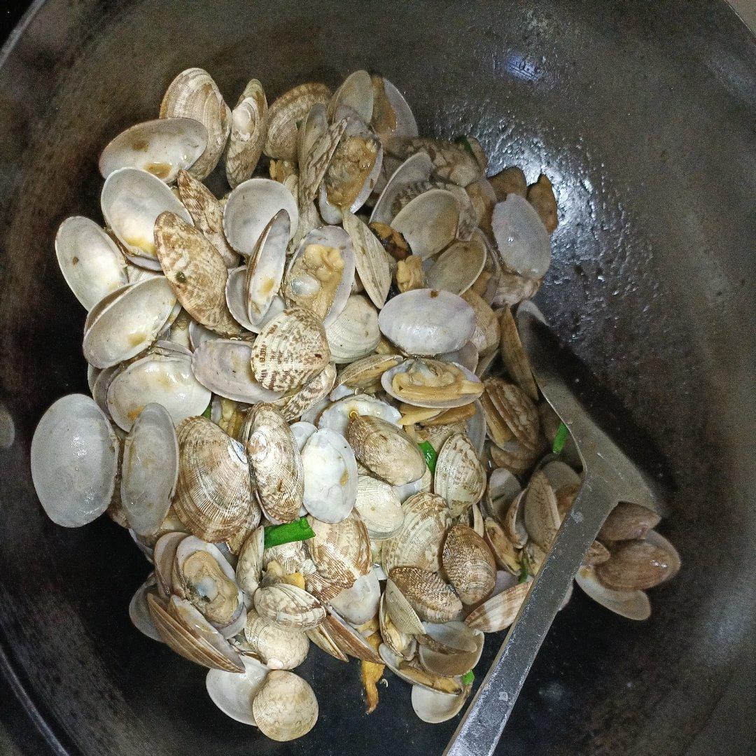 葱炒花蛤